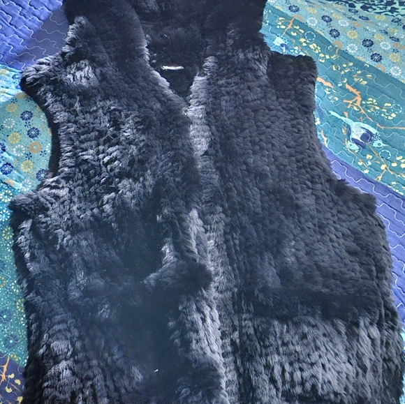 Knitted Rabbit Fur Vest with Hood - Picture 3 of 5